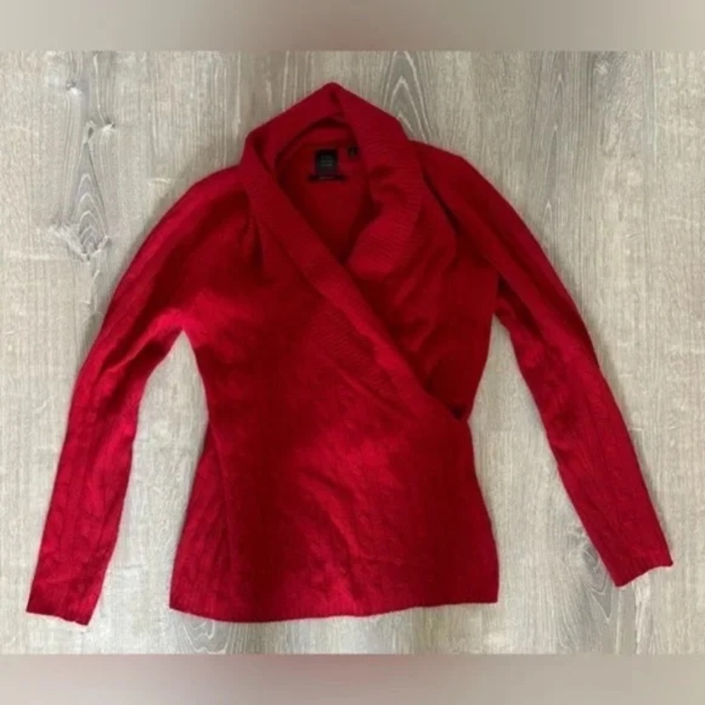 SAKS FIFTH AVENUE . Size S 100% CASHMERE . faux wrap v-neck cable knit sweater